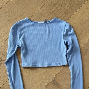 ASOS Designs Cropped Blue Ribbed Long Sleeve Woman’s size 4